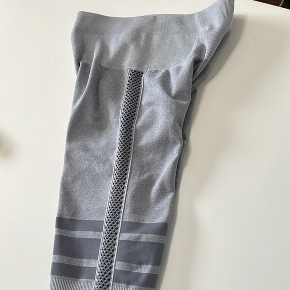 NEW NUX Yoga Performance Leggings Gray Size M/L - Picture 5 of 7